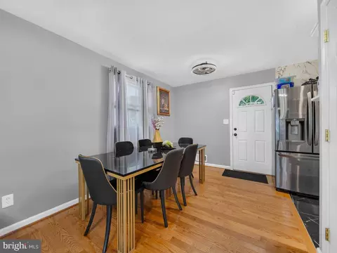 Entry Way - 111 Pepper Mill Dr, Capitol Heights, MD 20743 photo 2 of 7