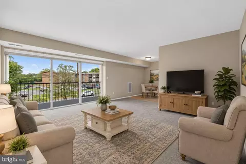 7611 Fontainebleau Dr #2223, Hyattsville, MD 20784