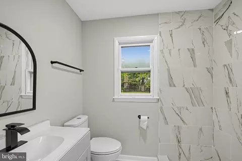 Bath - 339 Laurel Ave, Laurel, MD 20707 photo 2 of 3