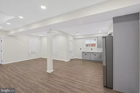 Entry Way - 339 Laurel Ave, Laurel, MD 20707 photo 5 of 11