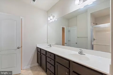 Entry Way - 4963 Vista Green Ln, Lanham, MD 20706 photo 10 of 15