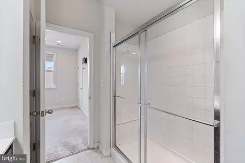 Entry Way - 4963 Vista Green Ln, Lanham, MD 20706 photo 11 of 15