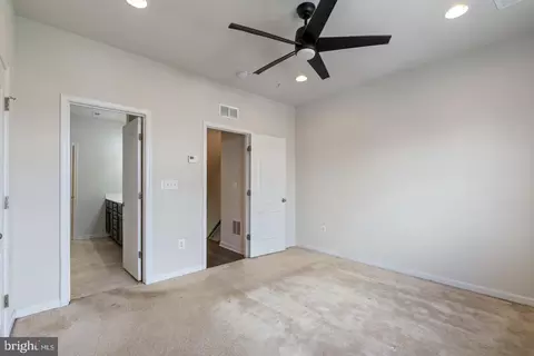 Entry Way - 4963 Vista Green Ln, Lanham, MD 20706 photo 8 of 15