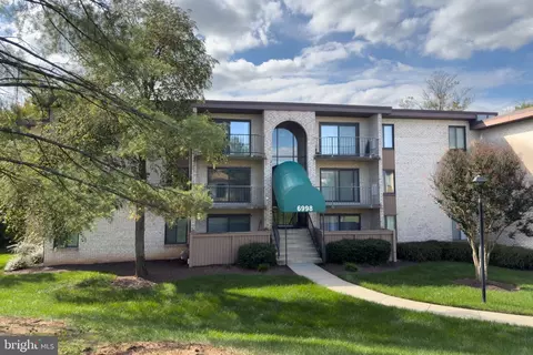 6998 Hanover Pkwy #203, Greenbelt, MD 20770