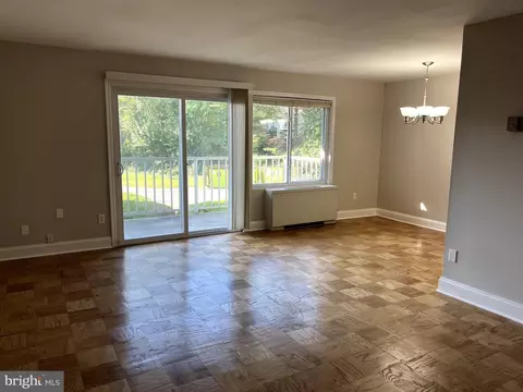 1009 Chillum Rd #206, Hyattsville, MD 20782