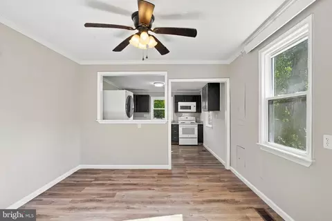 Entry Way - 14110 S Springfield Rd, Brandywine, MD 20613 photo 2 of 5