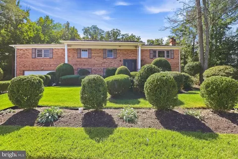 320 Baron Ct, Fort Washington, MD 20744