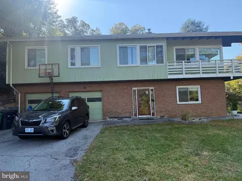 16 Panorama Dr, Oxon Hill, MD 20745