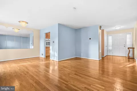Living - 4312 Kinmount Rd, Lanham, MD 20706 photo 3 of 8