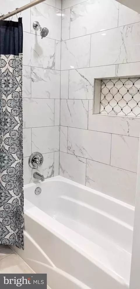 Bath - 925 Clovis Ave, Capitol Heights, MD 20743 photo 3 of 5