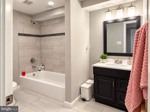 Bath - 925 Clovis Ave, Capitol Heights, MD 20743 photo 5 of 5