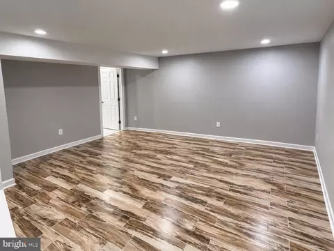 Living - 925 Clovis Ave, Capitol Heights, MD 20743 photo 1 of 1