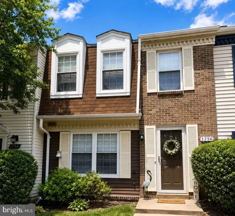 1756 Forest Park Dr, District Heights, MD 20747