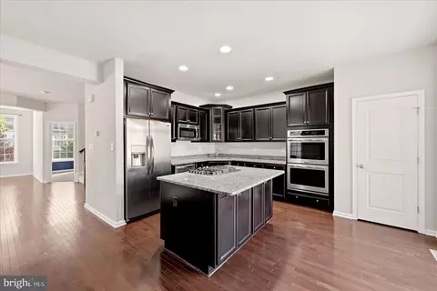 Kitchen - 9307 Geaton Park Pl, Lanham, MD 20706 photo 4 of 5