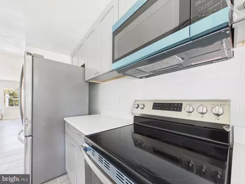 Kitchen - 8317 Schultz Rd, Clinton, MD 20735 photo 5 of 8