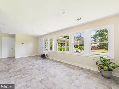 Living - 8317 Schultz Rd, Clinton, MD 20735 photo 3 of 3