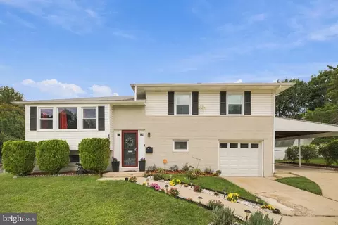 8200 Reppy Ln, Fort Washington, MD 20744