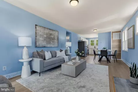 Living - 7002 E Clinton St, Clinton, MD 20735 photo 2 of 5
