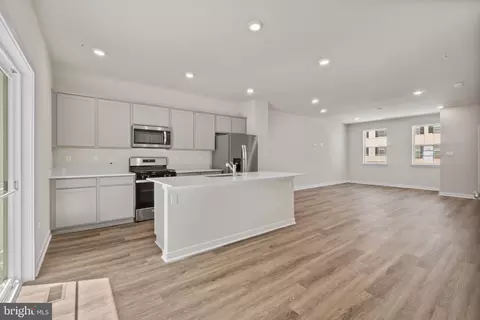 Entry Way - 15004 Sapmoss Ln, Brandywine, MD 20613 photo 5 of 14