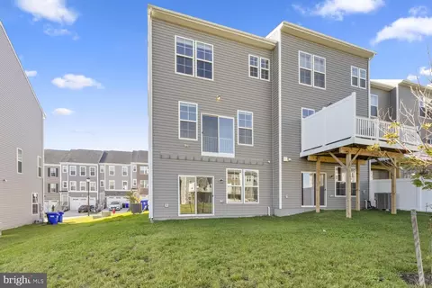 Exterior - 1042 Highpoint Trl, Laurel, MD 20707 photo 3 of 4