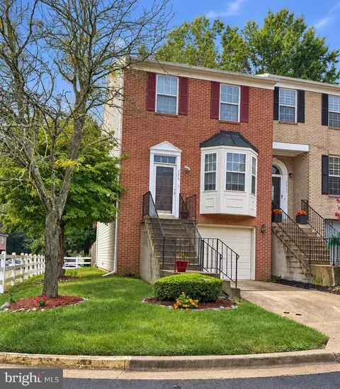 2319 Woodbark Ln, Suitland, MD 20746