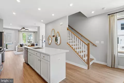 Entry Way - 7514 Braun St, Laurel, MD 20707 photo 21 of 24