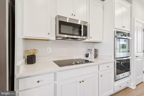 Entry Way - 7514 Braun St, Laurel, MD 20707 photo 12 of 24