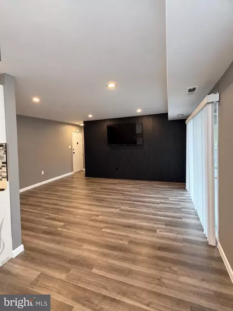 5452 85th Ave #103, Hyattsville, MD 20784