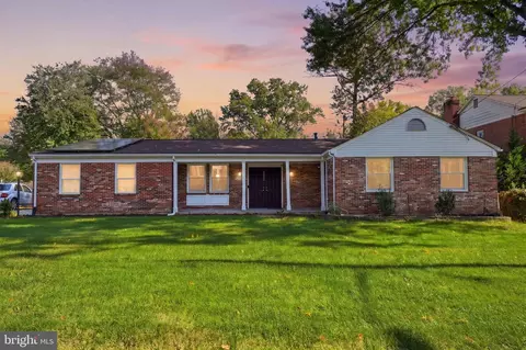 12532 Surrey Circle Dr, Fort Washington, MD 20744