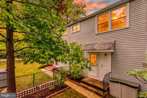 71 Ridge Rd, Greenbelt, MD 20770