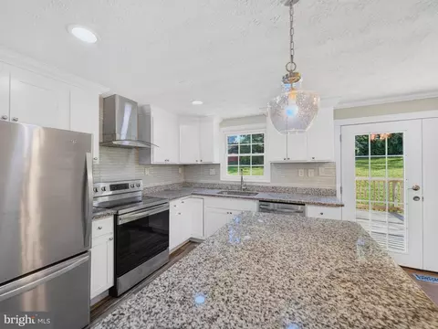Kitchen - 6601 Killarney St, Clinton, MD 20735 photo 1 of 4