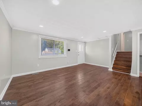 Living - 6601 Killarney St, Clinton, MD 20735 photo 1 of 9