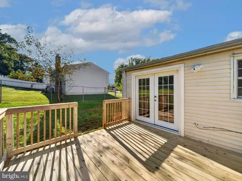 Exterior - 6601 Killarney St, Clinton, MD 20735 photo 4 of 9