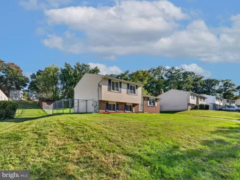 Exterior - 6601 Killarney St, Clinton, MD 20735 photo 3 of 9