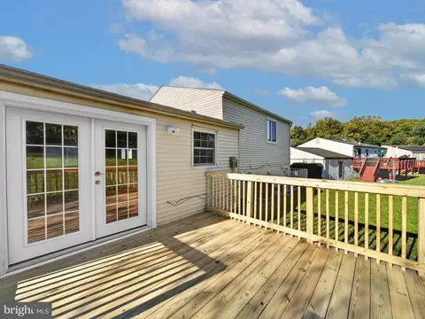 Exterior - 6601 Killarney St, Clinton, MD 20735 photo 5 of 9