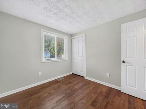 Bedroom - 6601 Killarney St, Clinton, MD 20735 photo 2 of 11