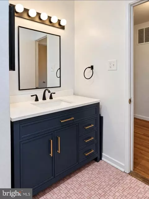 Bath - 1008 Turney Ave, Laurel, MD 20707 photo 3 of 3