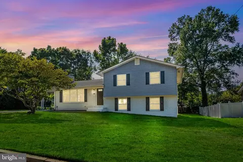 20 Mel Mara Dr, Oxon Hill, MD 20745