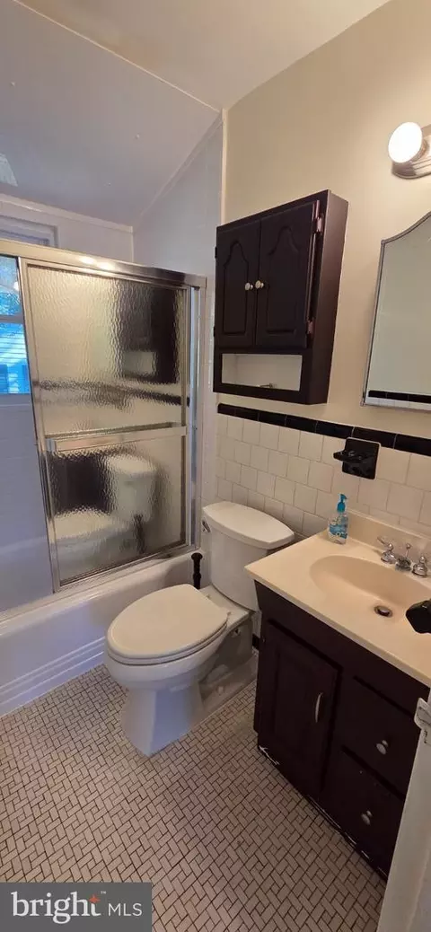 Bath - 410 Main St #3, Laurel, MD 20707 photo 2 of 2