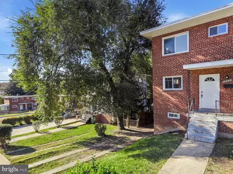 634 Hampton Dr, Oxon Hill, MD 20745