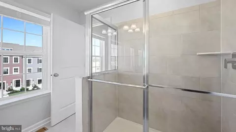 Entry Way - 7604 Daybreak Dr, Brandywine, MD 20613 photo 10 of 10