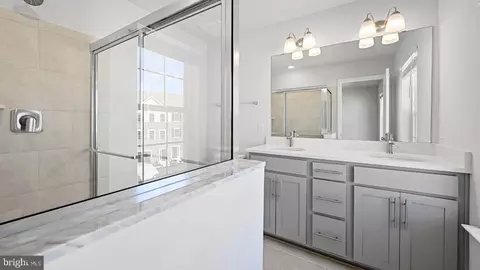 Bath - 7604 Daybreak Dr, Brandywine, MD 20613 photo 1 of 1