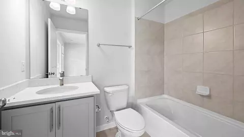 Entry Way - 7604 Daybreak Dr, Brandywine, MD 20613 photo 4 of 10