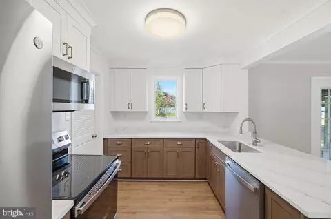Kitchen - 13315 Williams Dr, Brandywine, MD 20613 photo 3 of 3