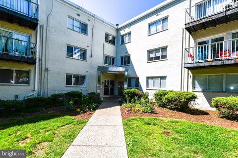 1009 Chillum Rd #104, Hyattsville, MD 20782