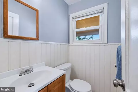 Bath - 1019 7th St, Laurel, MD 20707 photo 1 of 2