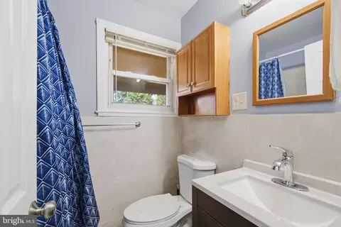 Bath - 1019 7th St, Laurel, MD 20707 photo 2 of 2