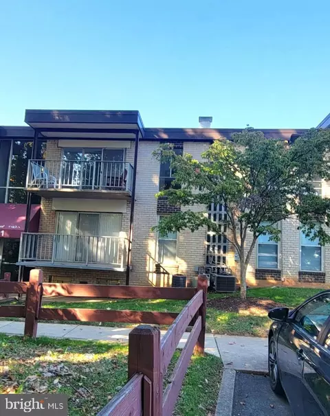 5201 Newton St #204, Bladensburg, MD 20710
