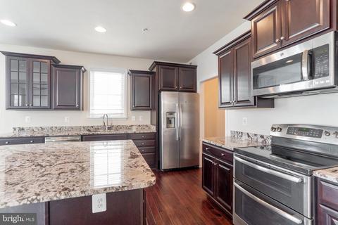 2502 Sir Michael Pl, Lanham, MD 20706 photo 7