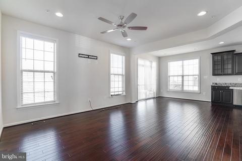 2502 Sir Michael Pl, Lanham, MD 20706 photo 5